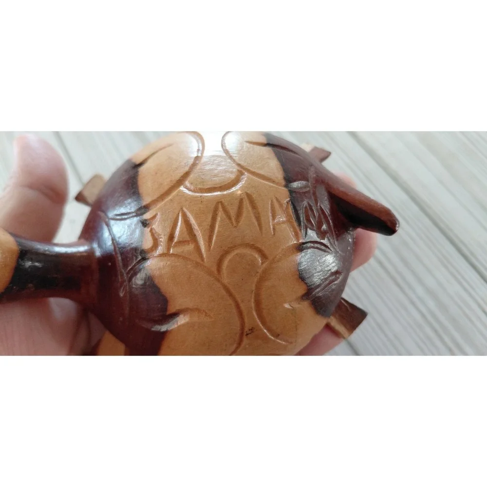 hand-carved‎ wooden turtle figurine folk art collectible item Jamaica Souvenir